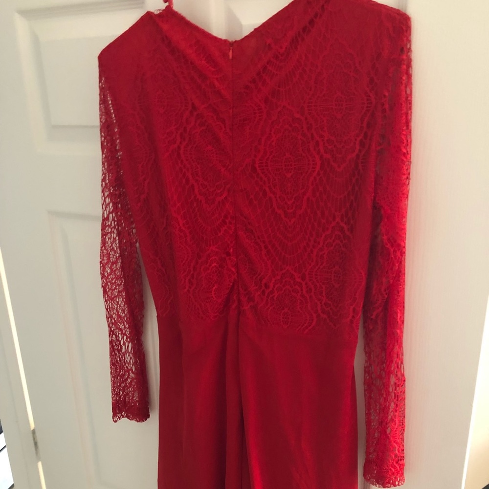 Red Dress - Picture 4 of 6